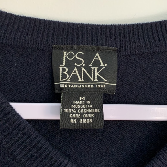 Jos. A. Bank Mens V Neck 100% Cashmere Sweater Size Medium - Picture 2 of 5